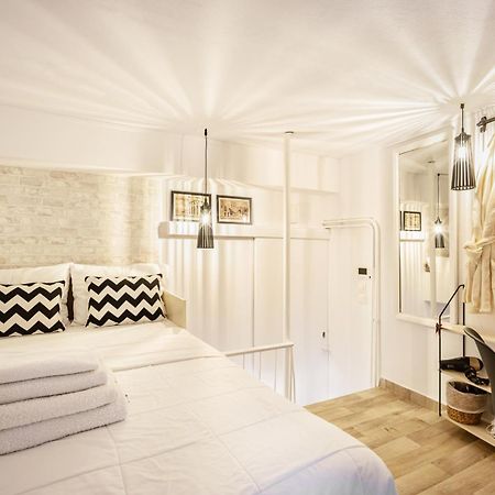 Acropolis Elegant Maisonette By Lodgespot アテネ エクステリア 写真