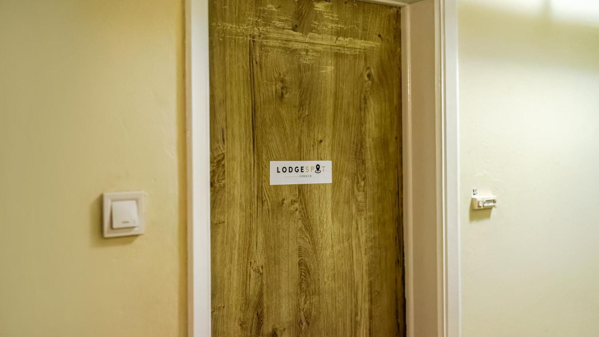 Acropolis Elegant Maisonette By Lodgespot アテネ エクステリア 写真