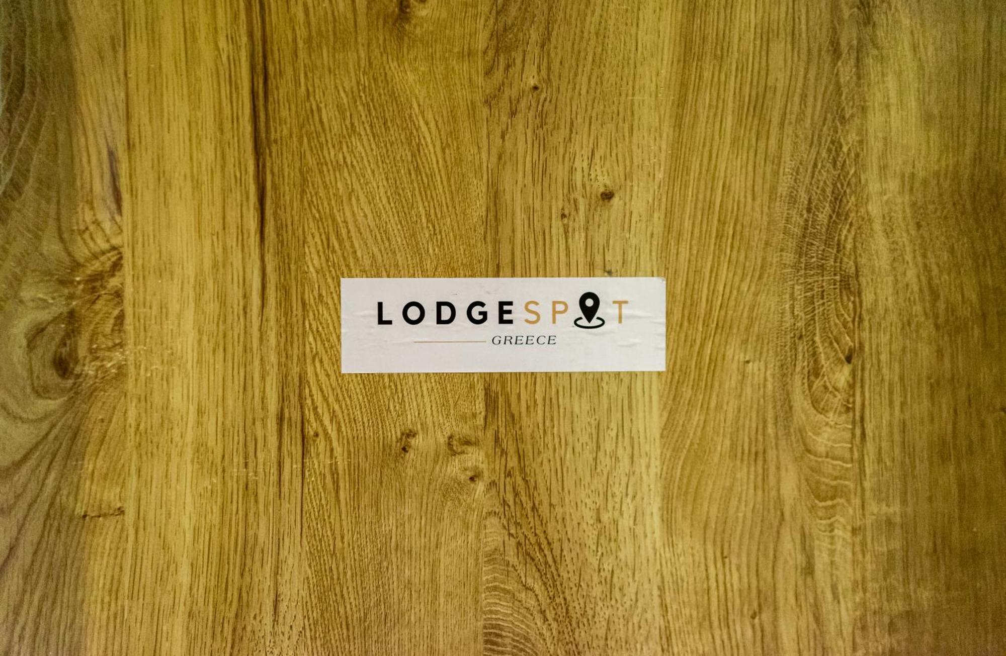 Acropolis Elegant Maisonette By Lodgespot アテネ エクステリア 写真
