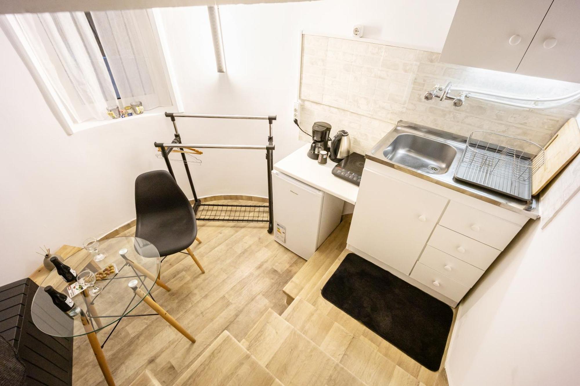 Acropolis Elegant Maisonette By Lodgespot アテネ エクステリア 写真
