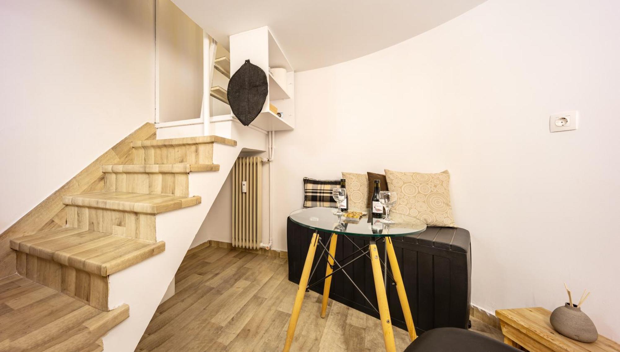 Acropolis Elegant Maisonette By Lodgespot アテネ エクステリア 写真