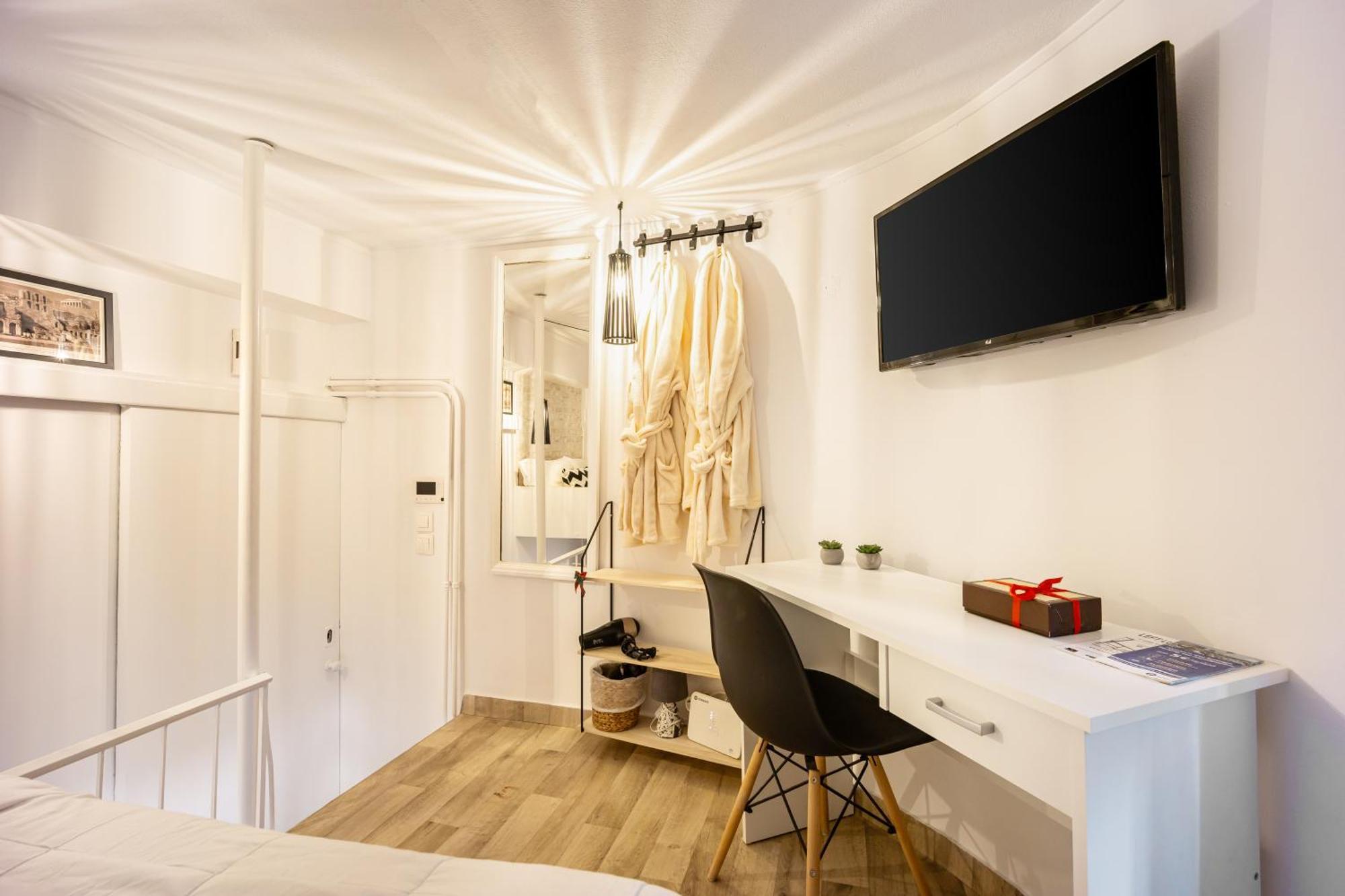 Acropolis Elegant Maisonette By Lodgespot アテネ エクステリア 写真